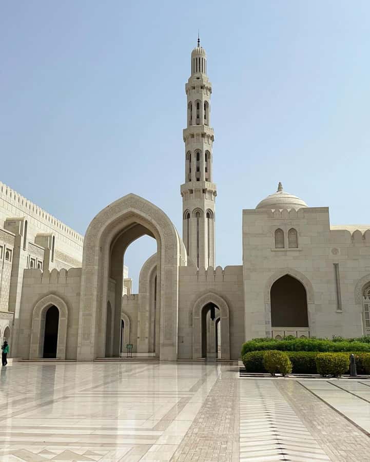 Muscat City Tour and life with Omani Guy ( luxury car). - Key things I’d prioritize before you go
