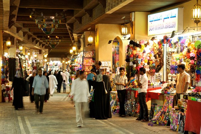 Muscat City Tour frensh or Italien Guide - A 4-hour Muscat circuit that hits the icons early