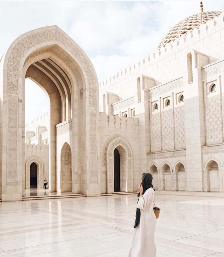 muscat city tour with pick up SMALL GROUP 7 PEOPLE MAX - Friday Route Swap: Mosque and Opera Closed, Fort and Qantab Viewpoint Instead