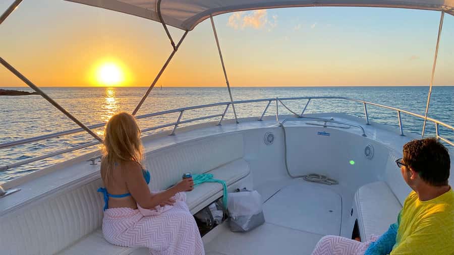 Muscat : Coastal & Sunset Boat Trip - A Gulf of Oman sunset that is easy to fit into your day
