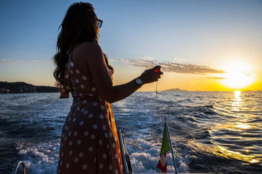 Muscat : Coastal & Sunset Boat Trip - The marina stop and the short guided orientation