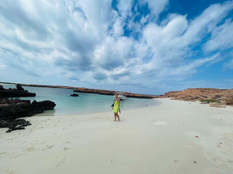 Muscat: Daymaniat Islands Snorkeling Trip with Brunch - Brunch-Style Food on Board: Fuel That Makes the Snorkeling Better