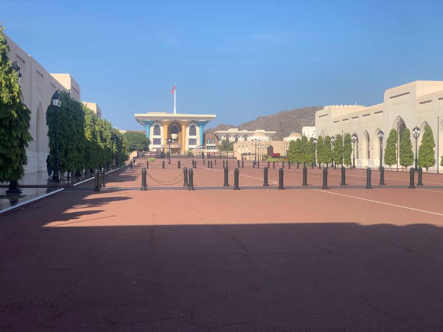 Muscat: Evening Group City Guided Tour with Free Dinner - A 4.5-hour Muscat evening route that actually feels efficient