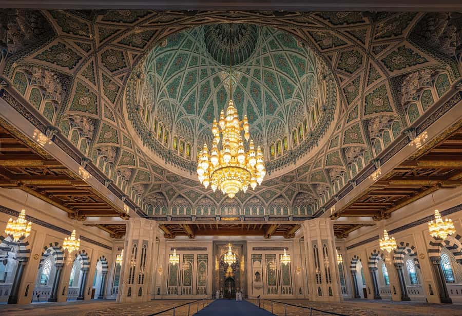 Muscat: Full-Day City Tour - Stop 1, Sultan Qaboos Grand Mosque: the most important dress rehearsal