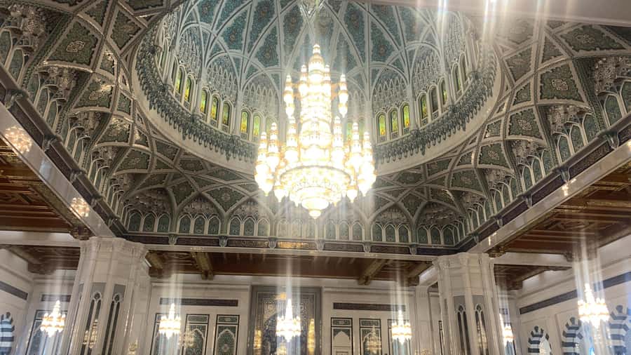 Muscat: Group City Tour with Pickup and Lunch or Dinner - Muttrah Souq, fish market photos, and how to shop without getting stressed
