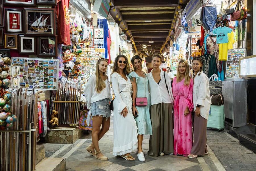 Muscat: Guided Walking Tour of Corniche, Souq & Mutrah Fort - Why the Corniche, Souq, and Mutrah Fort Loop Works So Well