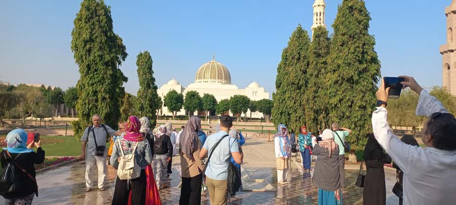 Muscat: Half Day-City Tour - Muttrah Souk in 45 minutes: souvenir time with guidance
