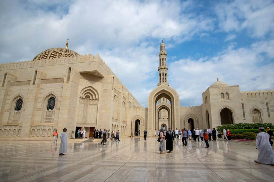 Muscat: Half-Day Sightseeing Essentials Tour and Audio Guide - Muttrah Souq and the fish market: the smell test and the shopping real life