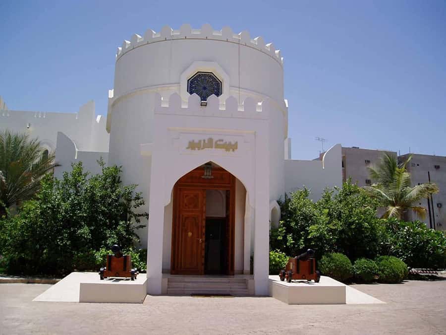 Muscat: Half-Day Sightseeing Essentials Tour and Audio Guide - Time balance: what 4 hours feels like in real life