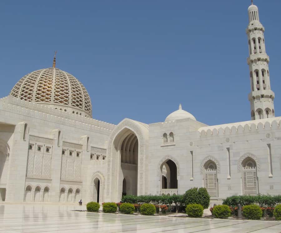 Muscat highlights : Private Muscat City Tour.. - Muttrah Souq on Corniche Road: shopping, spices, and pacing