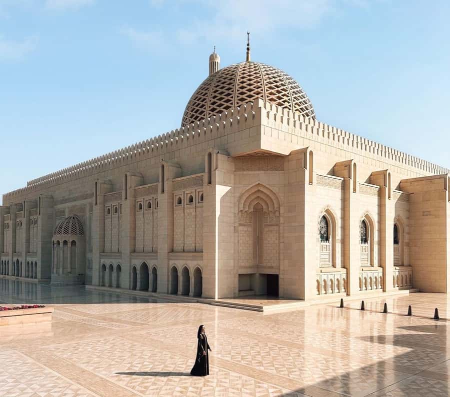 Muscat life and local culture city tour - Guide, language, and timing: how to avoid a frustrating half-day
