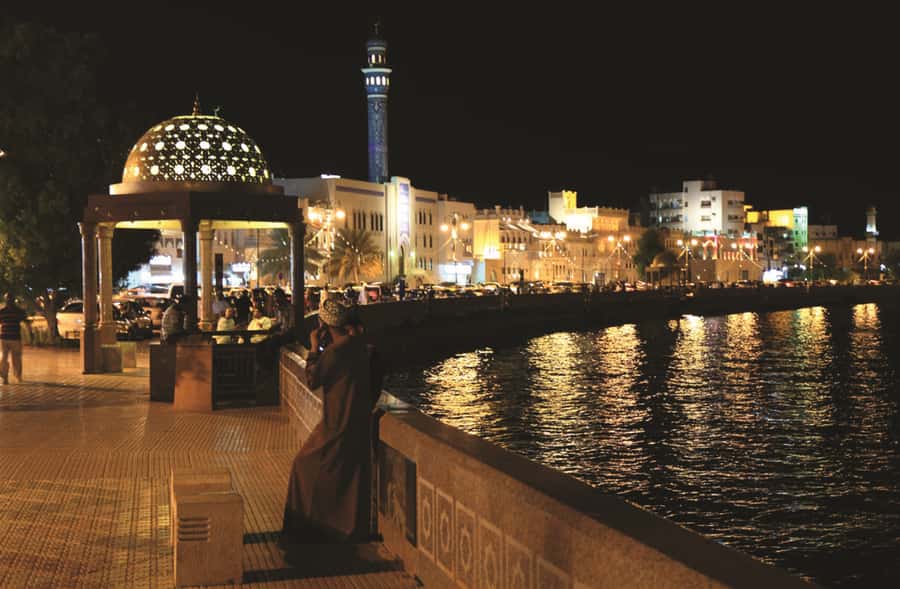 Muscat Nights: Local Dinner & City Lights from Muscat - Timing reality: short tour, possible crowd lines, and how to prepare