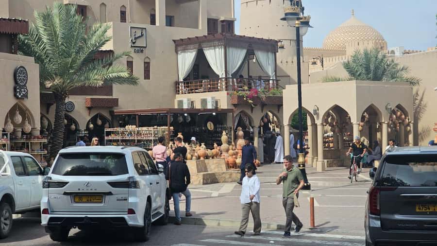 Muscat: Nizwa, Birkat Al Mouz & Oman Across Ages Museum - Nizwa Souq: shop with purpose, not just wandering