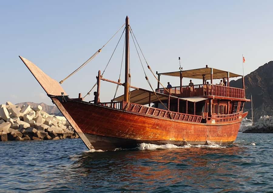 Muscat: Omani Dhow Coastal and Sunset Cruise - Why this Muscat twilight dhow cruise is a smart way to see the coast