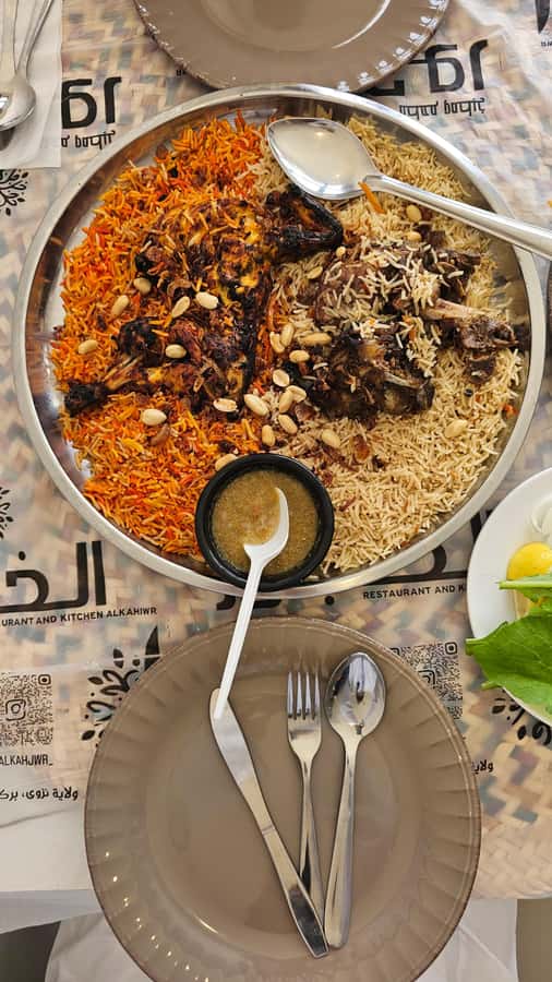 Muscat: Omani Food Tour with Shuwa & Halwa - What Makes the Guides Matter, Hisham and Yousef as Standout Examples