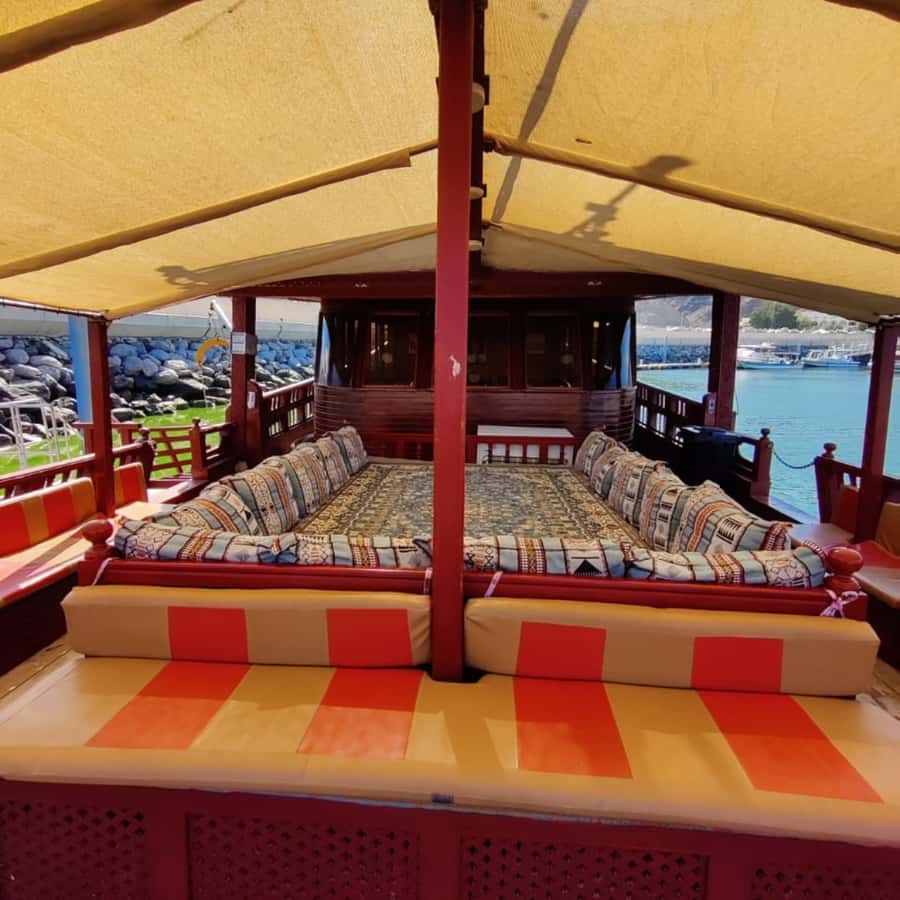 Muscat: Omani Traditional Dhow Sunset Cruise - Hotel Pickup, Photo Stops, and the Best Times for Pictures