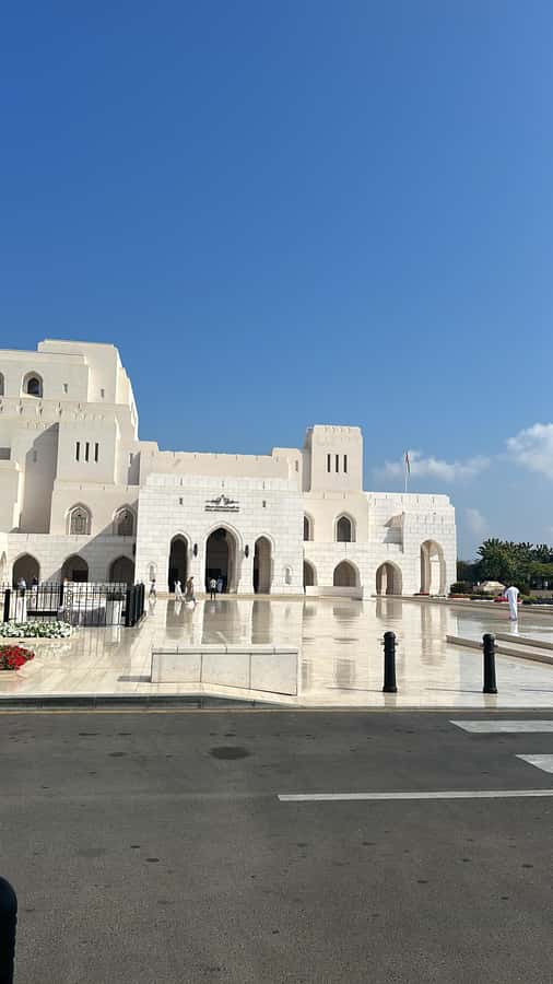 Muscat : Special tour for Muscat visitors from cruise ships - Getting started: the Sultan Qaboos Port meeting point and how it runs