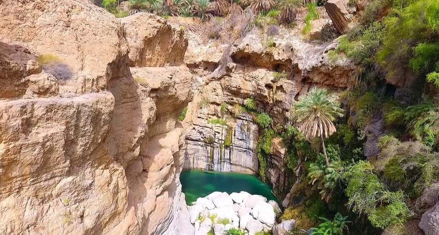 Muscat: Wadi Mibam Private Full Day Tour by 4x4 car - What to bring for a day of sun, rocks, and rope-assisted water entry
