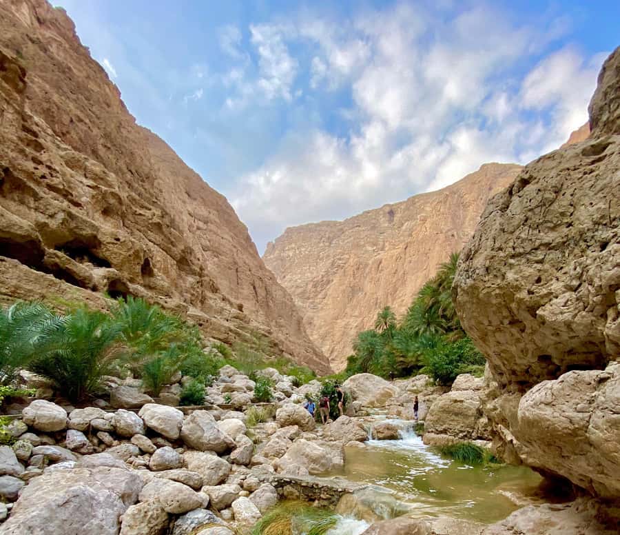 Muscat: Wadi Shab and Bimmah Sinkhole Full-Day Tour - Key things that make this tour worth your day