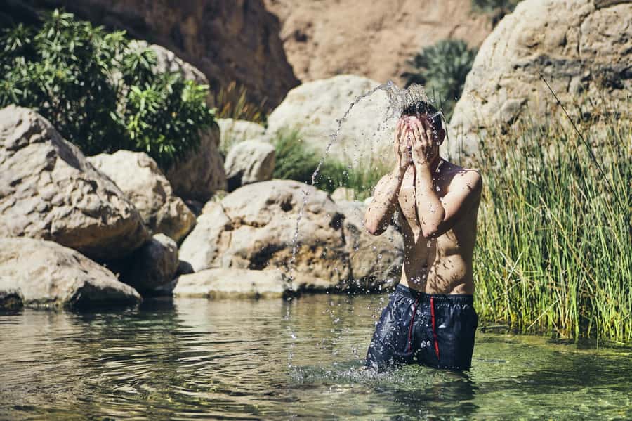 Muscat: Wadi Shab and Bimmah Sinkhole Full-Day Tour - Price and value: what $380 per group really buys