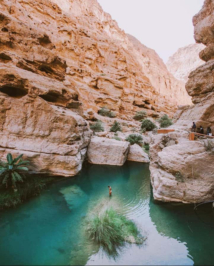 Muscat: Wadi Shab & Bimmah Sinkhole Tour with Pickup & Lunch - Key Things That Make This Tour Worth Your Time
