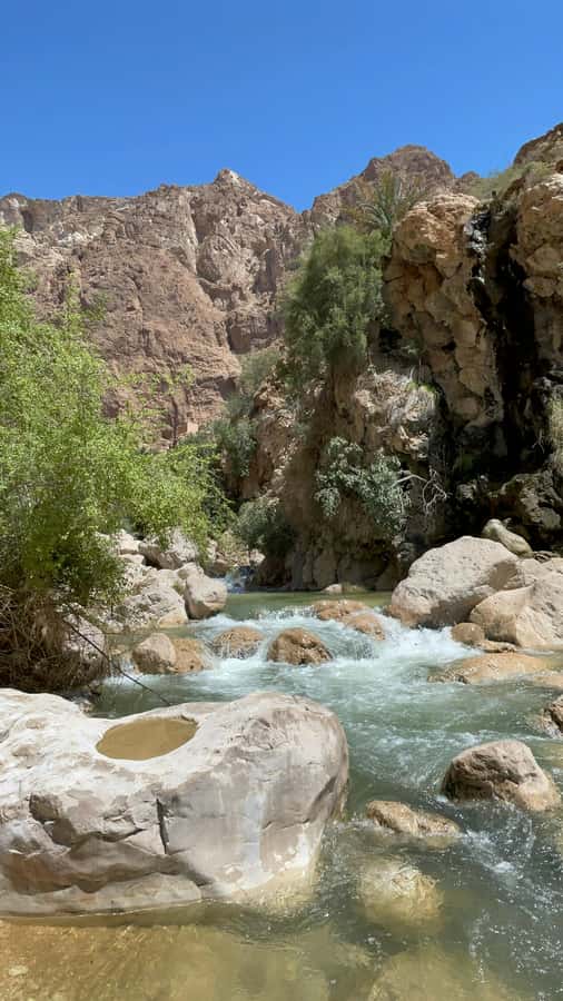 Muscat: Wadi Shab, Romantic Cave and Sinkhole Full-day Trip - Key Things That Make This Trip Worth Your Time