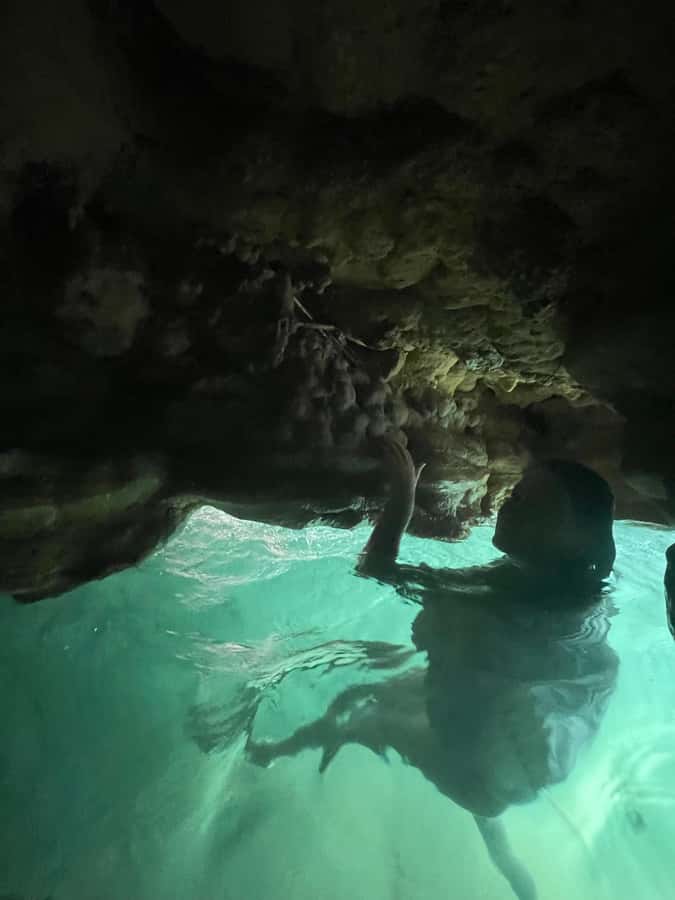 Muscat: Wadi Shab, Romantic Cave and Sinkhole Full-day Trip - Heart-Shaped Cave Stop: Break Time That Also Sets the Day’s Pace