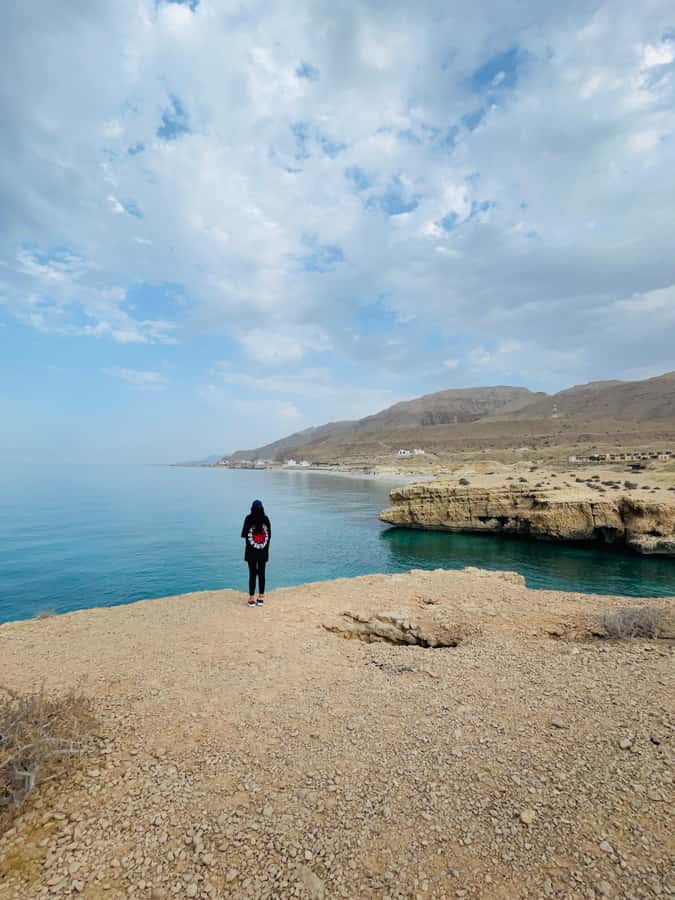 Muscat: Wadi Shab, Romantic Cave and Sinkhole Full-day Trip - Bimmah Sinkhole at Sunset: A Unique Second Act