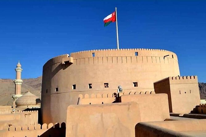 Nizwa- Al Hamra Old Village- Misfah Al Abryeen Full Day Tour - Stop 2: Nizwa Souq for Real Stuff, Jewelry to Pottery