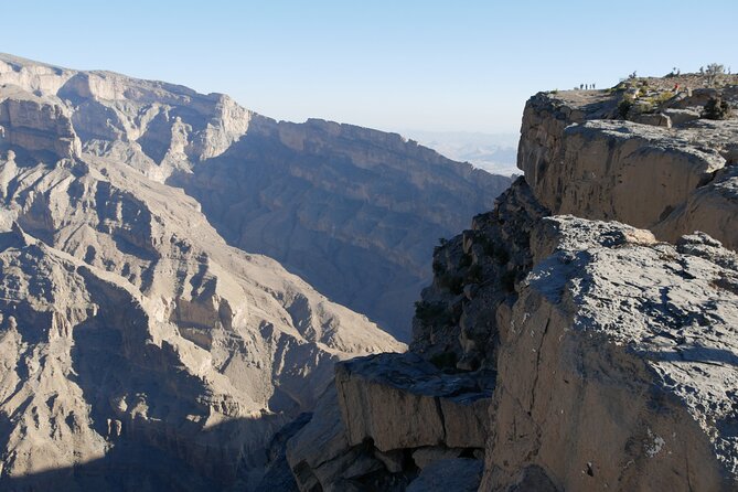 Nizwa and Jebal Shams Grand canyon - What to pack and how to be comfortable on a canyon rim day