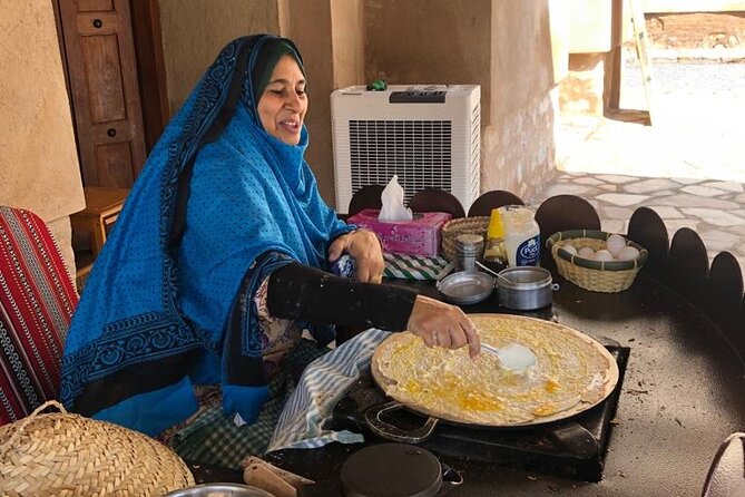 Nizwa and Oman's Historical Gems Tour - Nizwa Fort: restored rooms, the prisoner story, and tower views