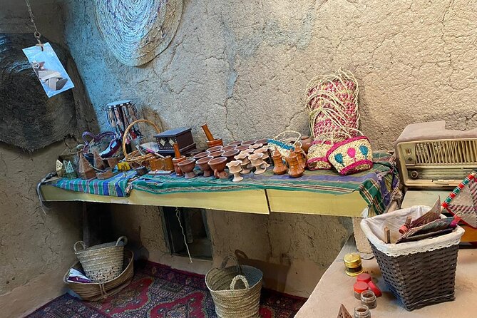 Nizwa and Oman's Historical Gems Tour - Lunch and coffee breaks that keep the day from feeling rushed