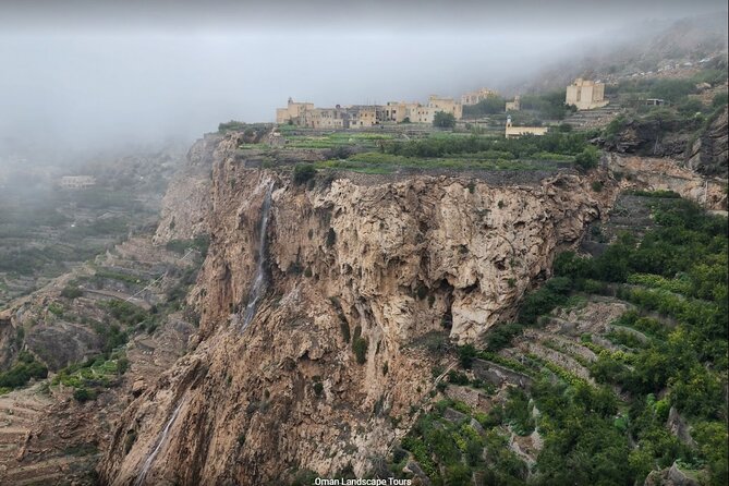 Nizwa Fort-Nizwa Souq-Birkat Al Mouz-Jebel Akhdar - Private Full Day Tour - The Private Comfort Factor: 4WD Pickup, Guide Style, and Real Pacing