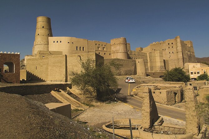 Nizwa Full Day Tour from Muscat with JABREEN fort - Bahla lunch break: a real rest, not just fuel