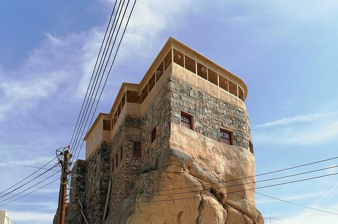 Nizwa. Hambra. Grand Canyon Oman - Pickup from Muscat and how a private group changes the day