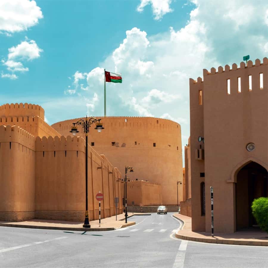 Nizwa Heritage & Culture Full Day Tour with Audio Guiding - How the Tour Starts: Pickup, Shatti Al Qurum, and the Audio Setup