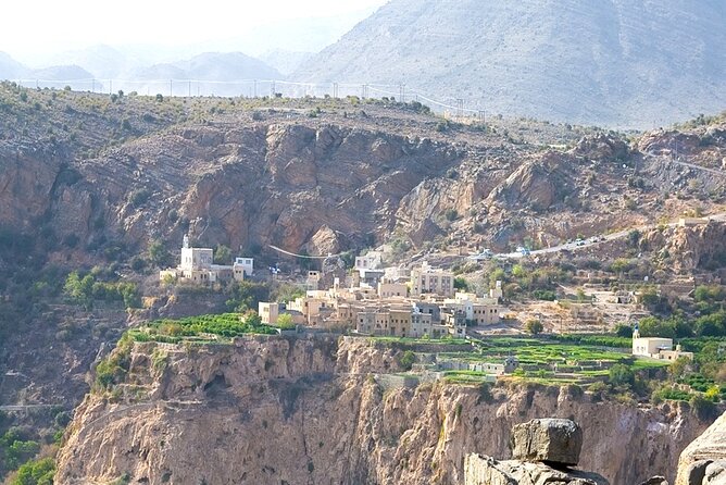 Nizwa & Jabel Akhder (Sharing) - Nizwa Fort: the round fortress with an underground stream