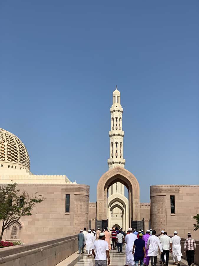 Oman: Private City Tour of Muscat with pick up/drop off - The Sultan Qaboos Grand Mosque: plan your outfit first