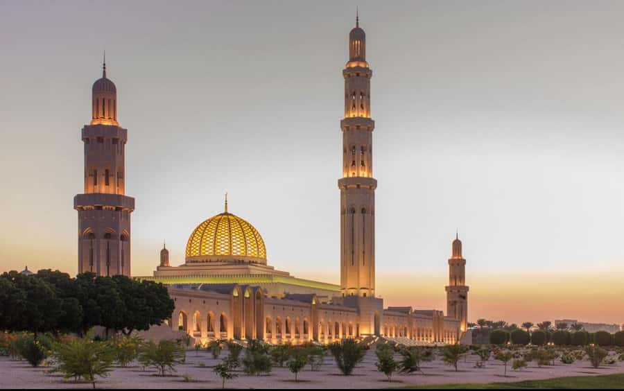 Oman: Private Muscat City Tour With Pick-up/ Drop-off - First hour: Sultan Qaboos Grand Mosque, where Muscat slows down