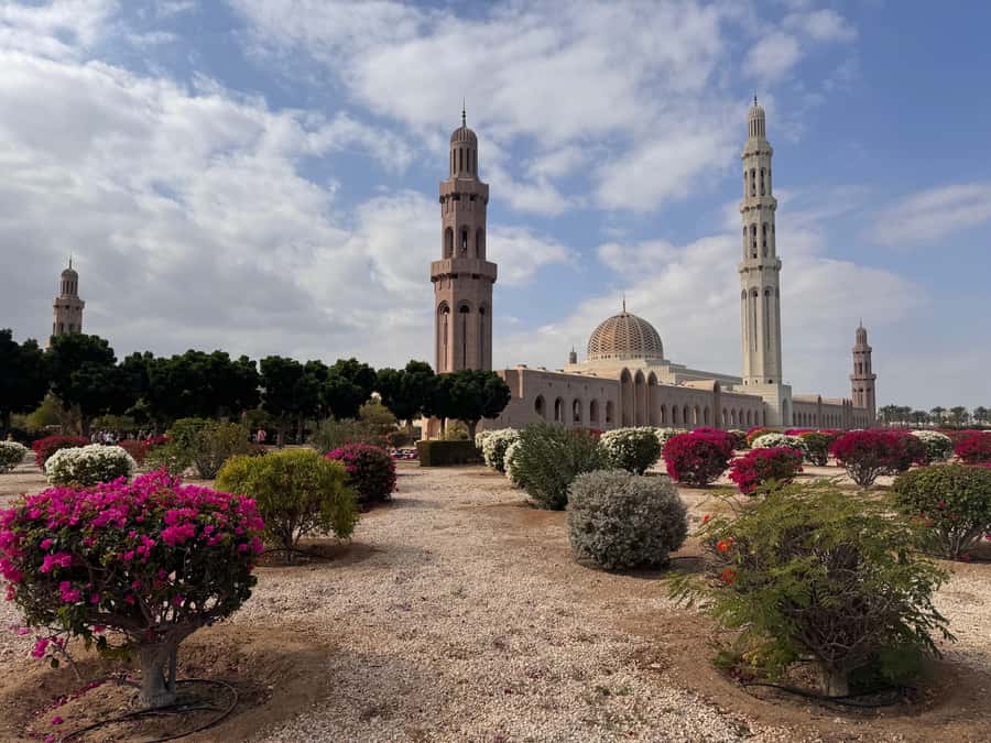 Oman: Private Muscat City Tour With Pick-up/ Drop-off - Mutrah Souq and Mutrah Fort: old-market energy with a history lesson