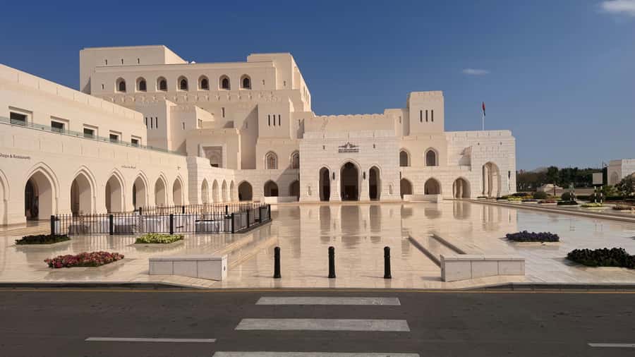 Oman: Private Muscat City Tour With Pick-up/ Drop-off - Food moments: shawarma, mishkak, and Omani halwa taste better with context