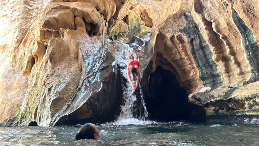 Oman’s Hidden Gems: Wadi Shab & Bimmah Sinkhole - Price, Timing, and What the $30 Per Person Covers