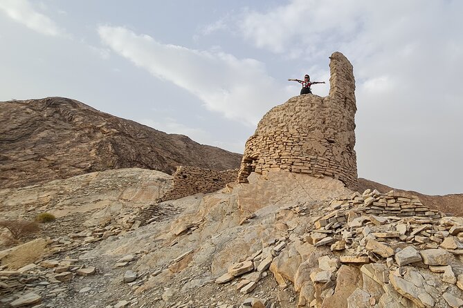Private Day-Tour in Nizwa and Jebel Akhdar - Nizwa Souq: Traditional Market Lanes Near the Castle