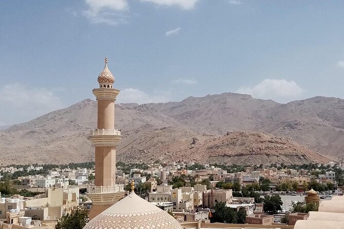 Private Day Trip to Nizwa, Jabal Akhdar (Green Mountain) & Birkat Al Moz - Getting out of Muscat: 4WD comfort, long driving, and a full day clock