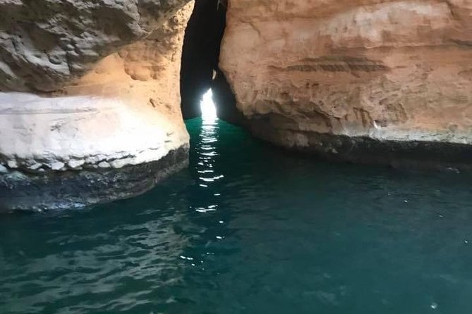 Private Day Trip to Wadi Shab & Bimmah Sinkhole Price Up To 5 Persons - Timing, transport, and group size that make the day feel smoother