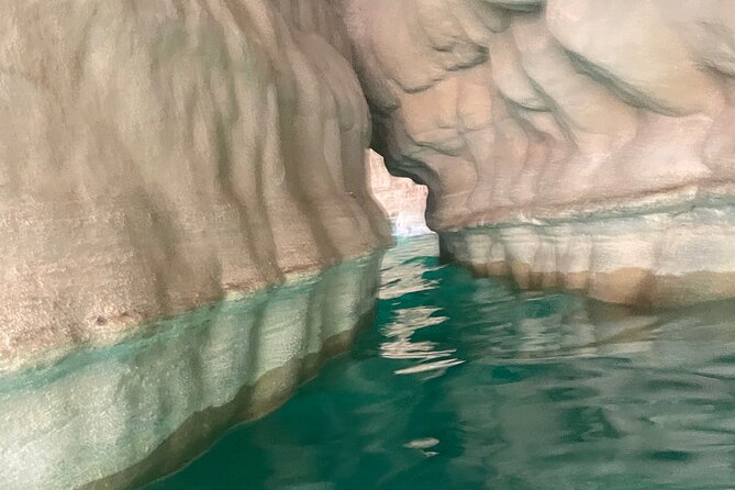Private Day Trip to Wadi Shab & Bimmah Sinkhole Price Up To 5 Persons - The human touch: how the best guides improve the day