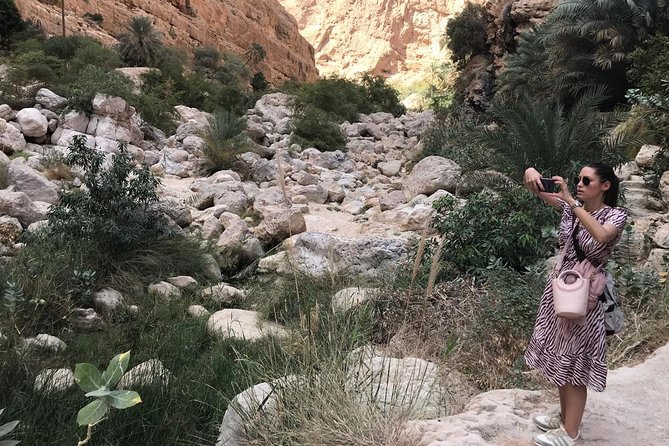 Private Day Trip to Wadi Shab & Bimmah Sinkhole Price Up To 5 Persons - Why Wadi Shab is the centerpiece (and what you should expect)
