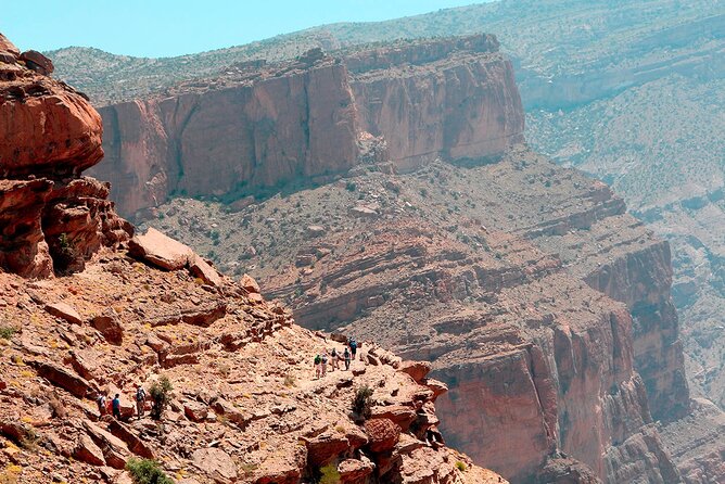 Private Explore Oman Grand Canyon, Jebel Shams and Nizwa - Key highlights at a glance