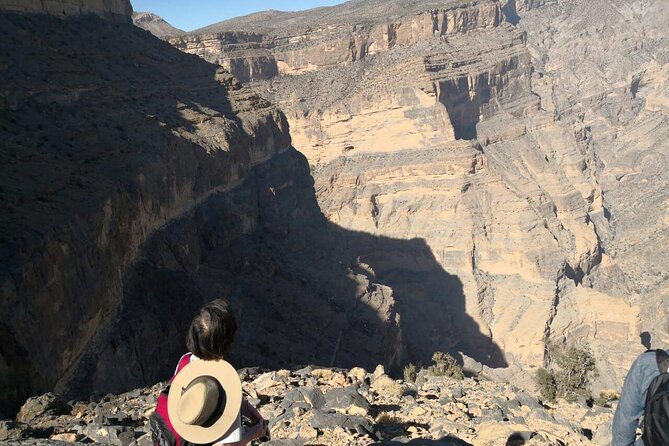 Private Full Day Guided Balcony Walk Hiking to Jebel Shams - Route comfort: why having a guide helps