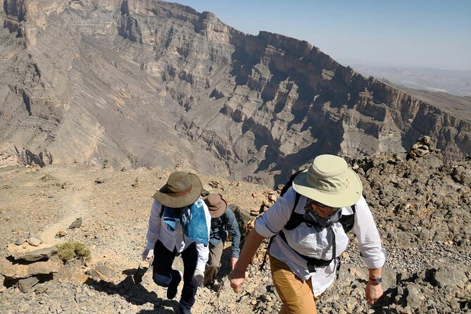 Private Full Day Guided Balcony Walk Hiking to Jebel Shams - Al Hamra viewpoint: short stop, real payoff